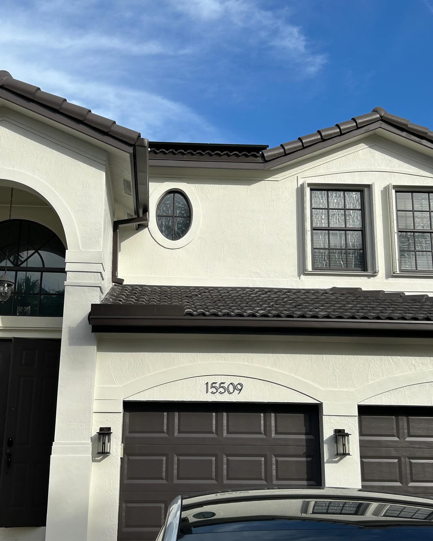 Seamless rain gutters on a Lehigh Acres, FL home by CAG Solutions Rain Gutters